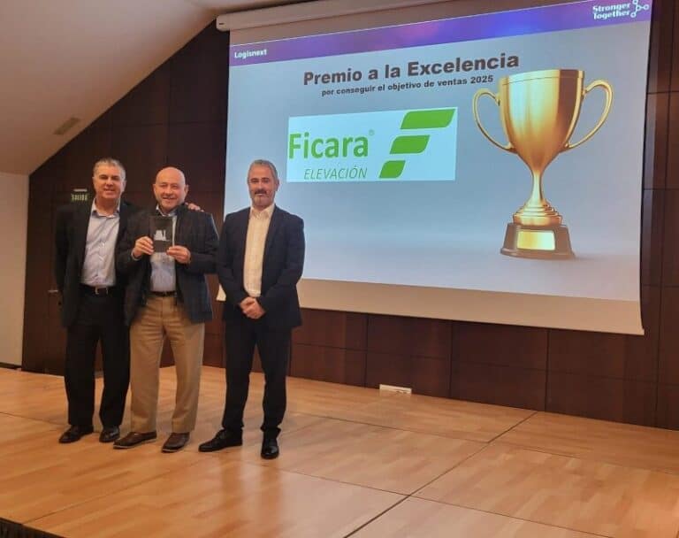 Entrega a FICARA del Premio a la Excelencia Mitsubishi Forklift Trucks